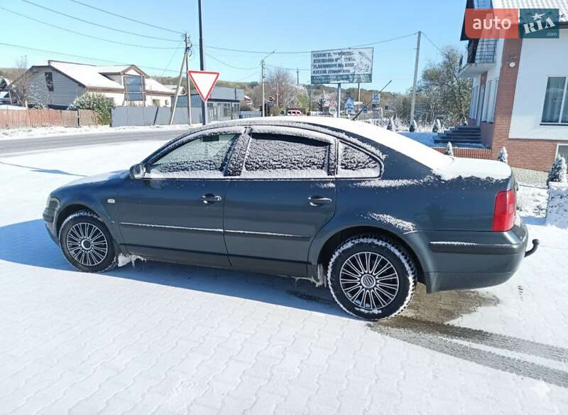 Универсал Volkswagen Passat 2000 в Снятине