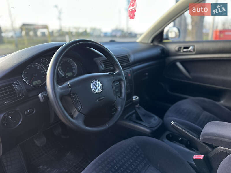 Седан Volkswagen Passat 2003 в Виннице