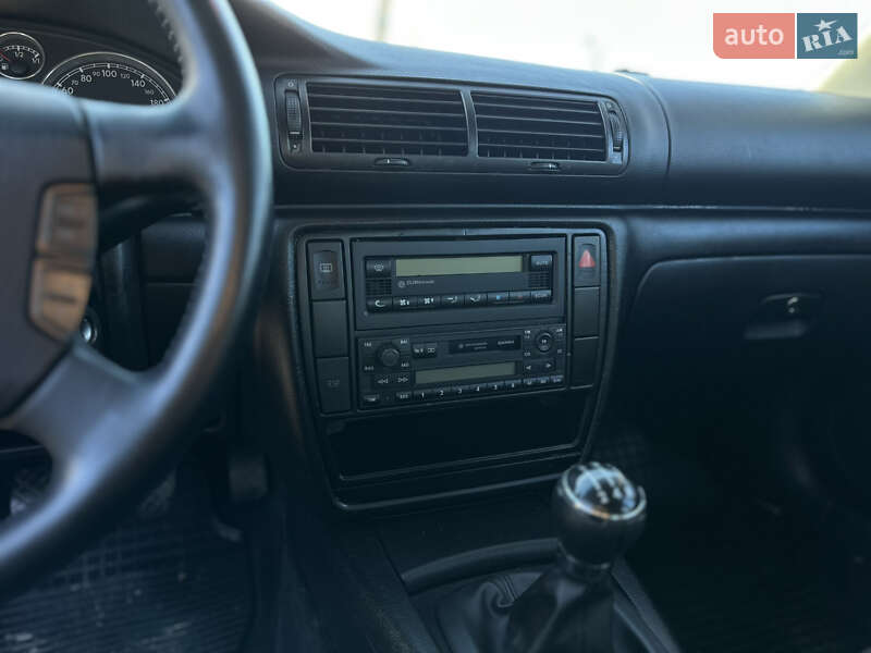 Седан Volkswagen Passat 2003 в Виннице