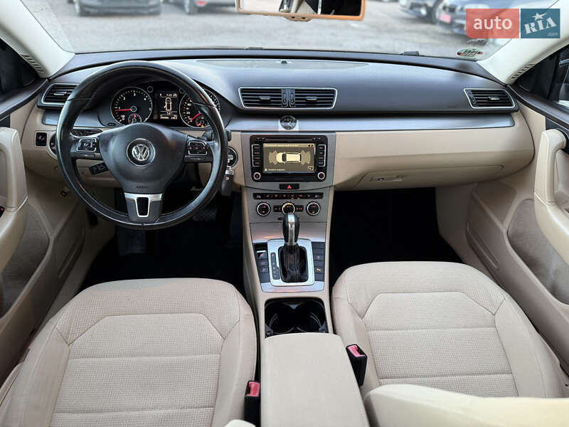 Универсал Volkswagen Passat 2014 в Ровно