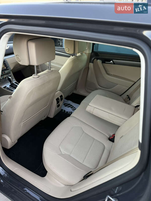 Универсал Volkswagen Passat 2014 в Ровно
