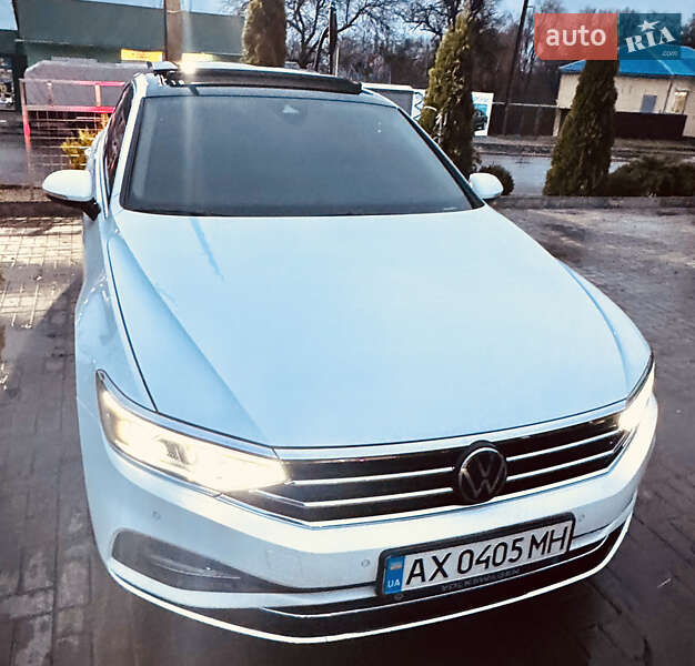Седан Volkswagen Passat 2020 в Лозовой
