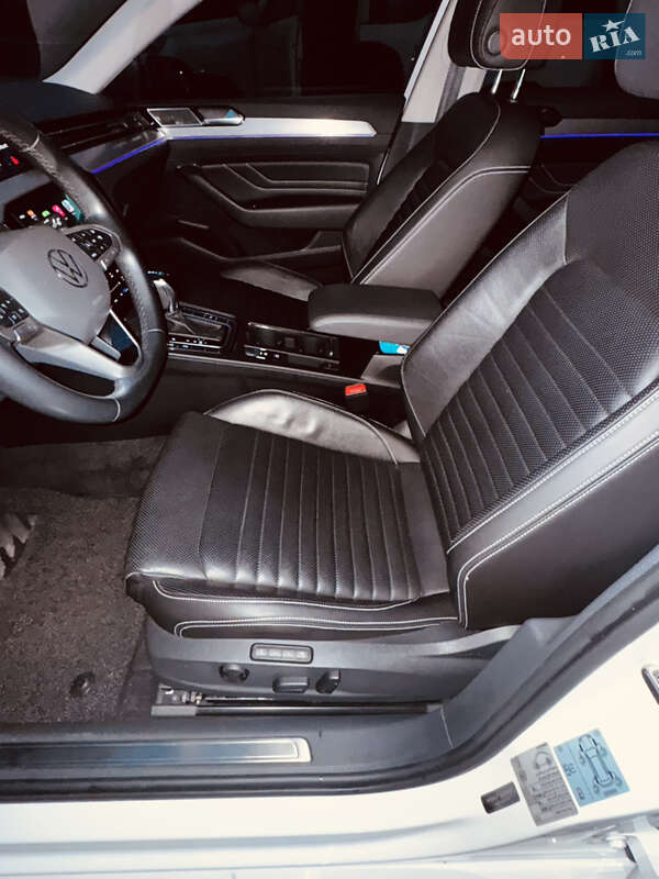 Седан Volkswagen Passat 2020 в Лозовой