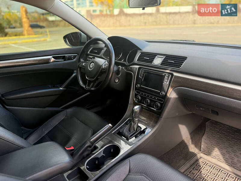 Седан Volkswagen Passat 2015 в Марганце фото 9 Седан Volkswagen Passat 2015 в Марганце