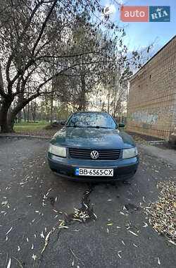 Универсал Volkswagen Passat 1998 в Киеве