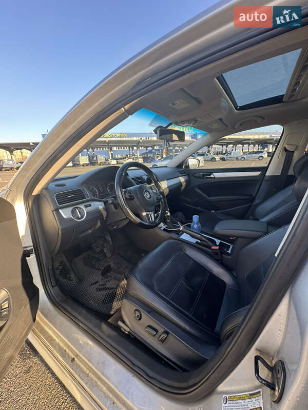 Седан Volkswagen Passat 2013 в Києві