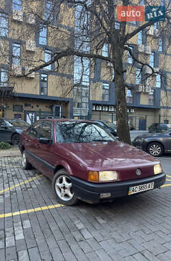 Седан Volkswagen Passat 1989 в Рівному