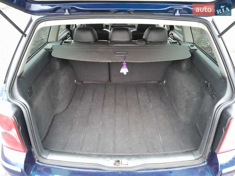 Универсал Volkswagen Passat 2004 в Любомле