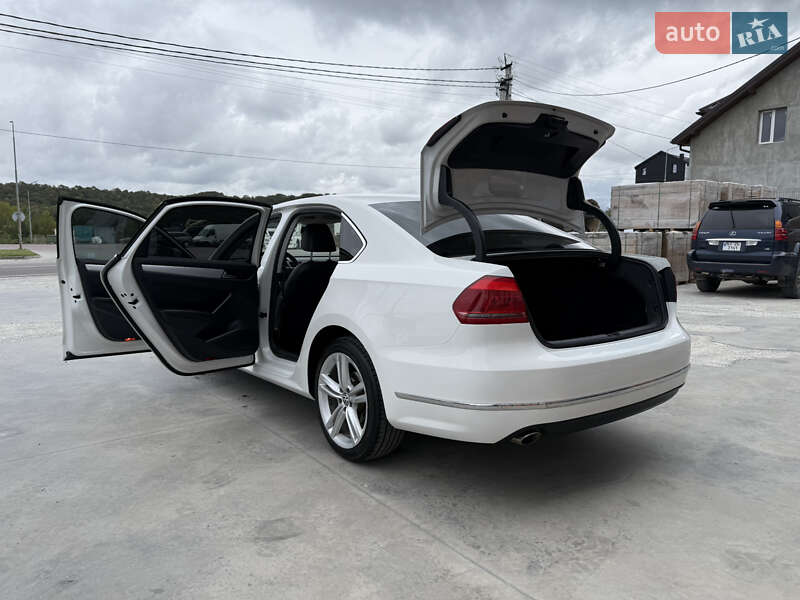 Седан Volkswagen Passat 2012 в Теребовле