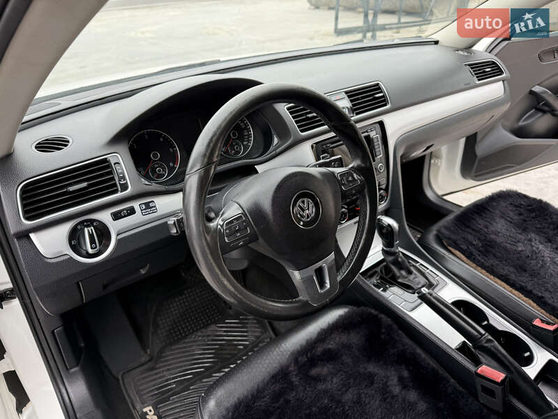 Седан Volkswagen Passat 2012 в Теребовле