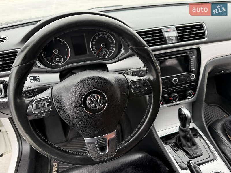 Седан Volkswagen Passat 2012 в Теребовле