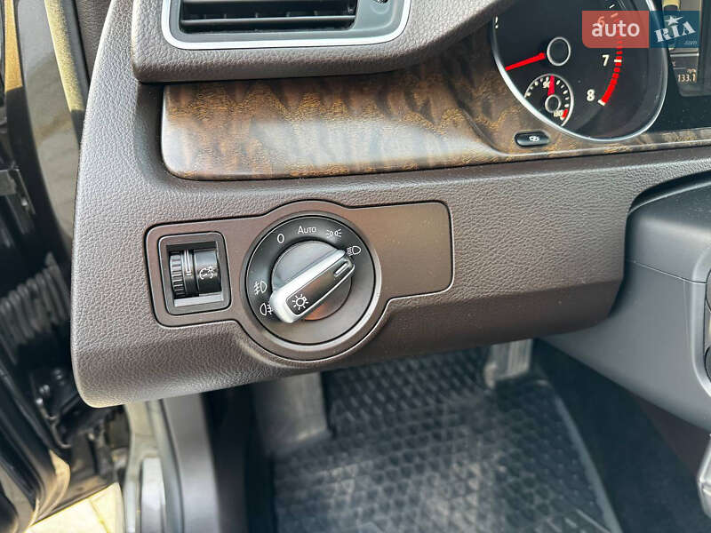Седан Volkswagen Passat 2012 в Днепре