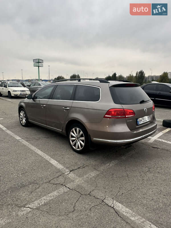 Универсал Volkswagen Passat 2011 в Киеве