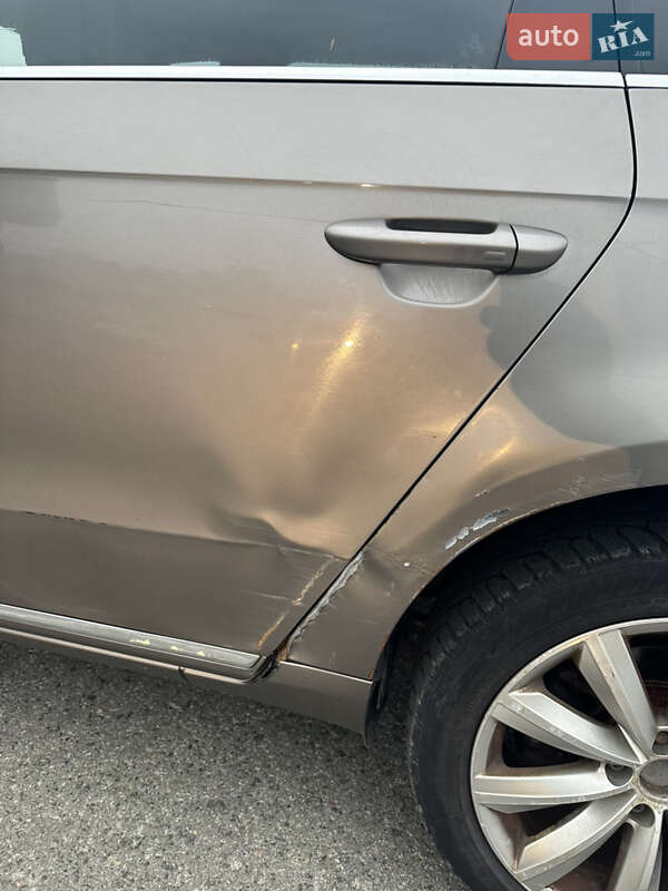 Универсал Volkswagen Passat 2011 в Киеве