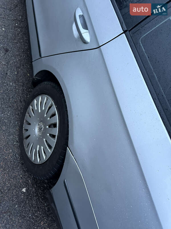 Универсал Volkswagen Passat 2006 в Киеве