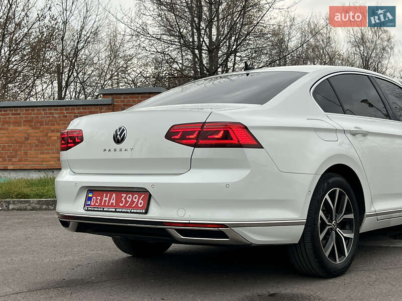 Седан Volkswagen Passat 2021 в Дрогобыче
