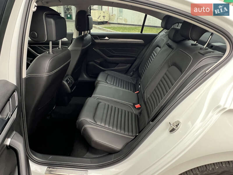 Седан Volkswagen Passat 2021 в Дрогобыче