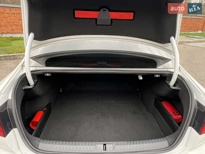 Седан Volkswagen Passat 2021 в Дрогобыче