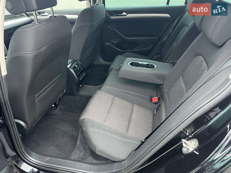 Универсал Volkswagen Passat 2019 в Хмельницком фото 22 Универсал Volkswagen Passat 2019 в Хмельницком