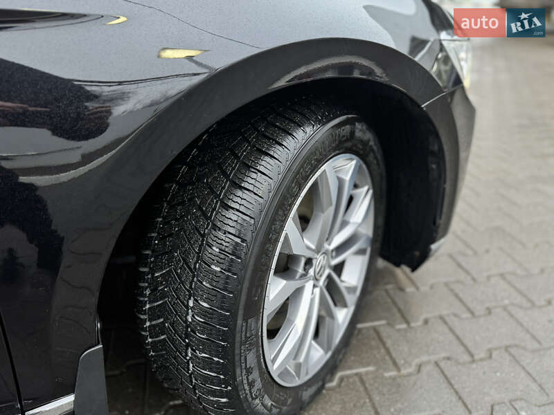 Седан Volkswagen Passat 2016 в Тростянце