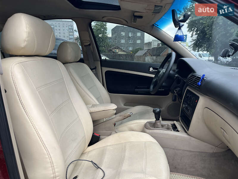 Седан Volkswagen Passat 1998 в Луцке