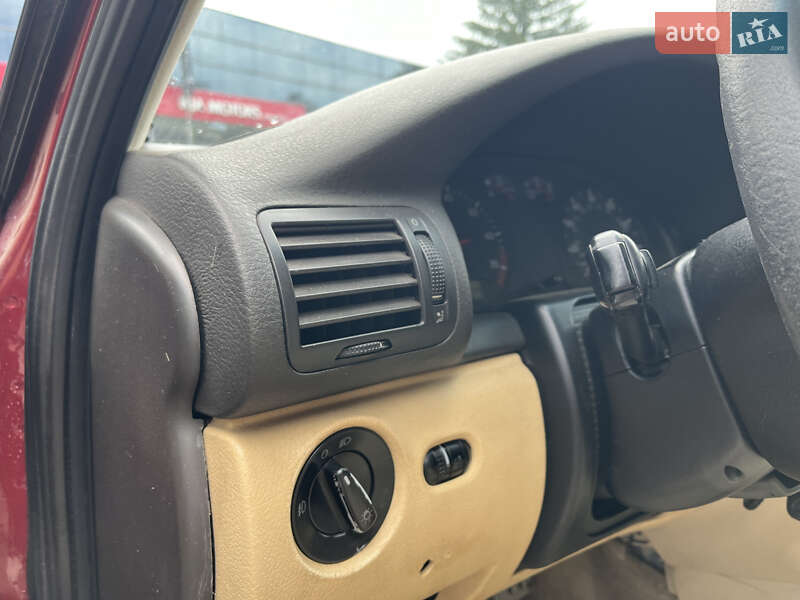 Седан Volkswagen Passat 1998 в Луцке