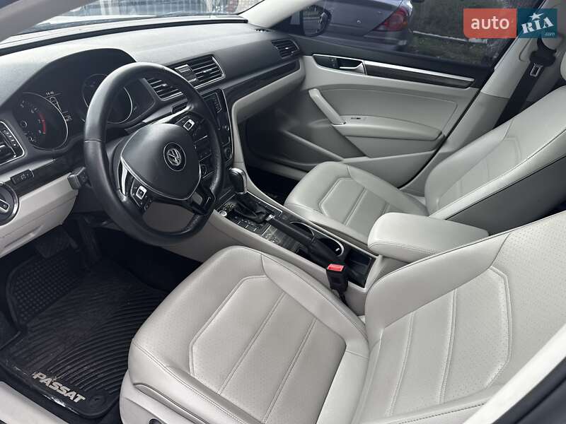 Седан Volkswagen Passat 2018 в Николаеве