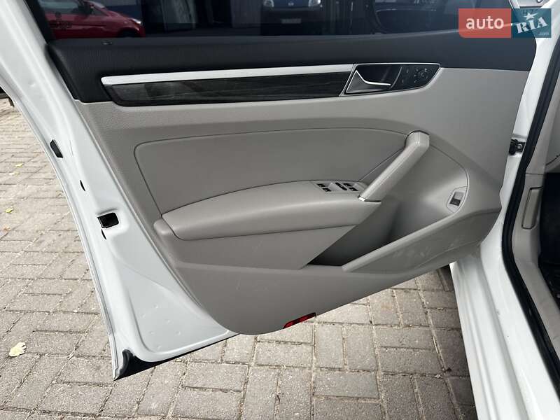 Седан Volkswagen Passat 2018 в Николаеве