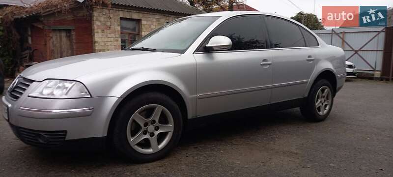 Седан Volkswagen Passat 2004 в Богдановке