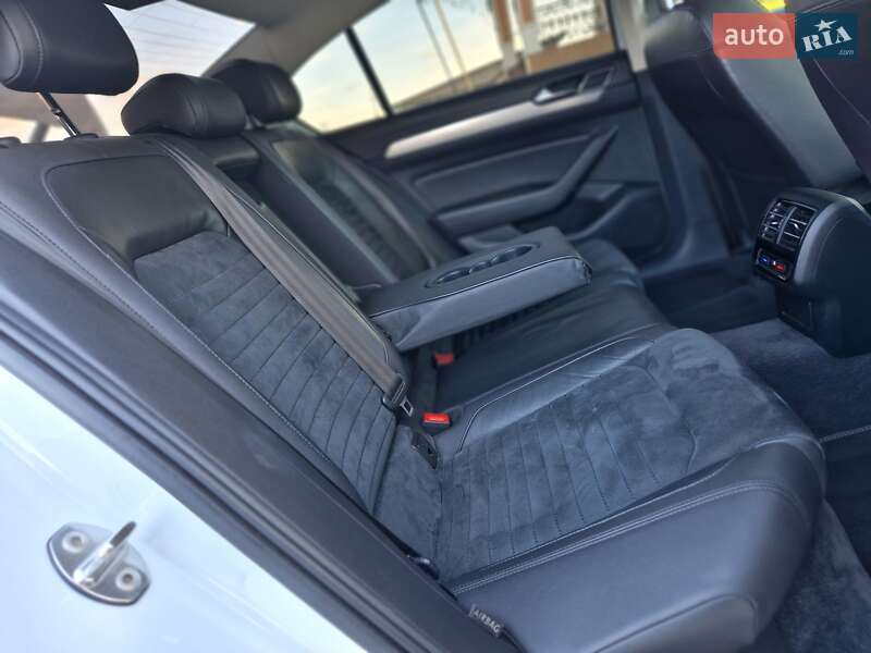 Седан Volkswagen Passat 2016 в Дрогобыче