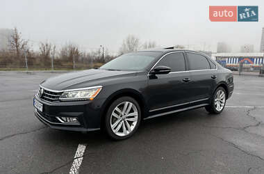 Седан Volkswagen Passat 2017 в Киеве