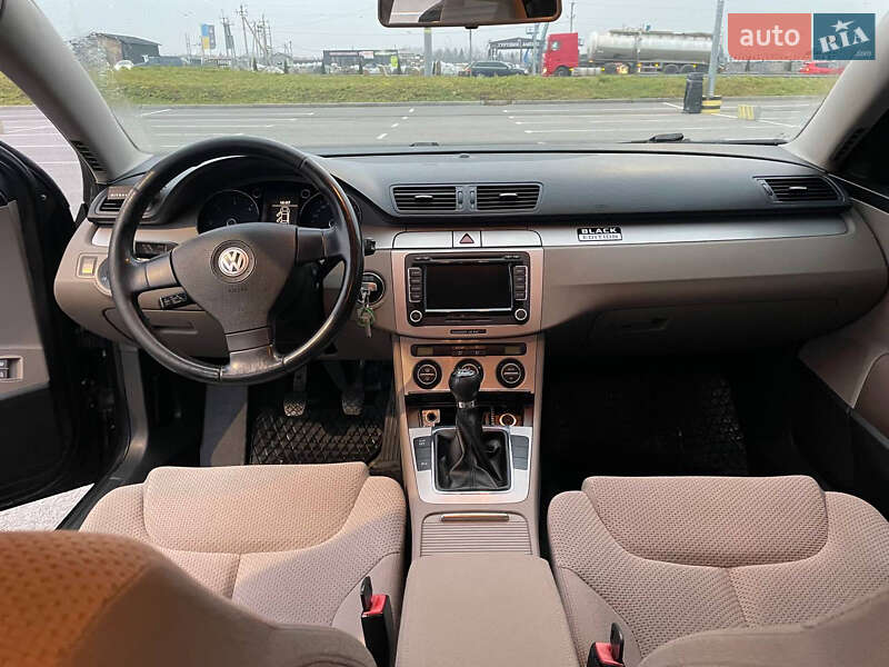 Универсал Volkswagen Passat 2009 в Долине