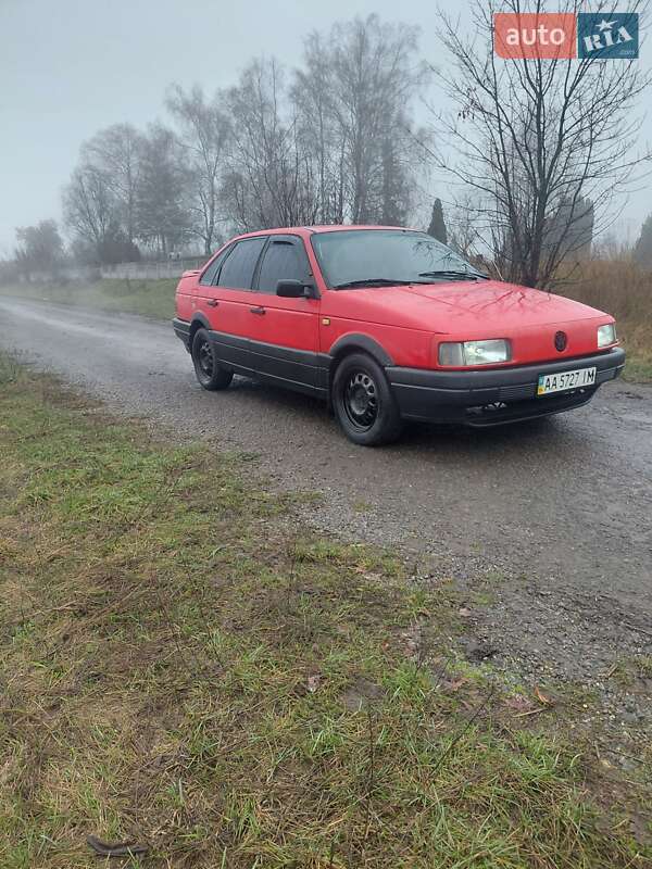 Седан Volkswagen Passat 1991 в Сквире