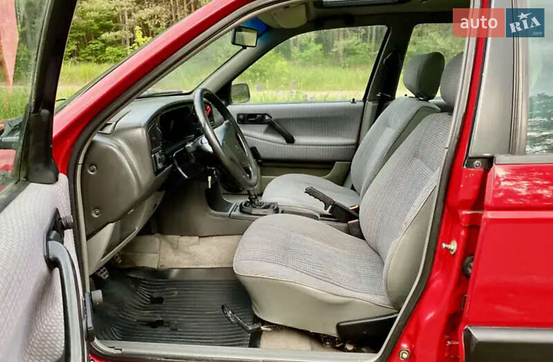 Седан Volkswagen Passat 1992 в Кривом Роге