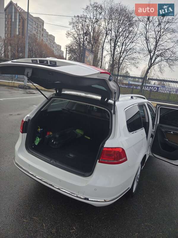 Универсал Volkswagen Passat 2012 в Харькове
