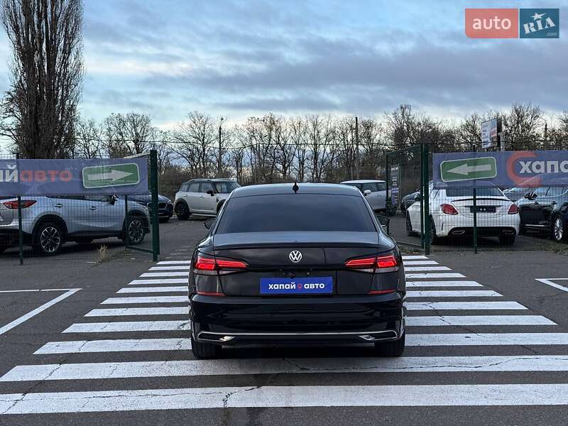 Седан Volkswagen Passat 2021 в Одессе