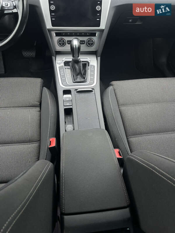 Универсал Volkswagen Passat 2019 в Костополе