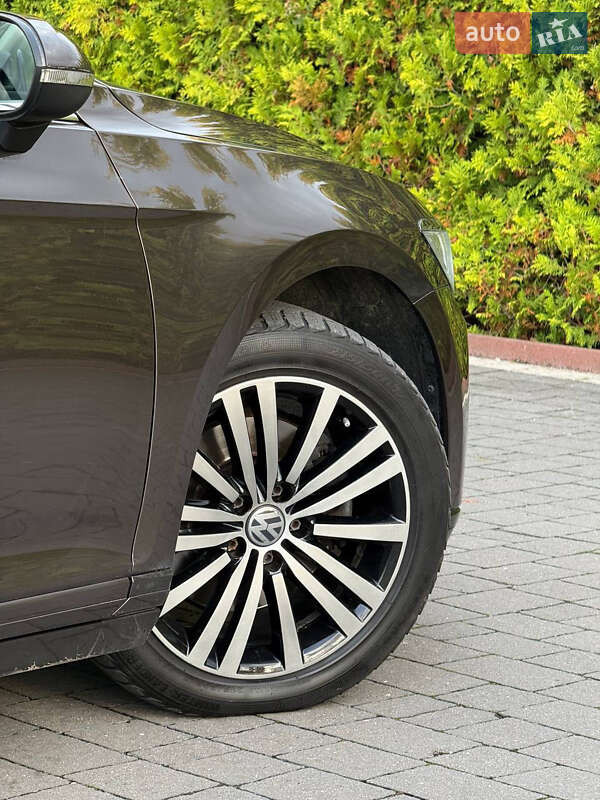 Универсал Volkswagen Passat 2015 в Стрые