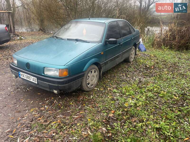 Седан Volkswagen Passat 1991 в Староконстантинове