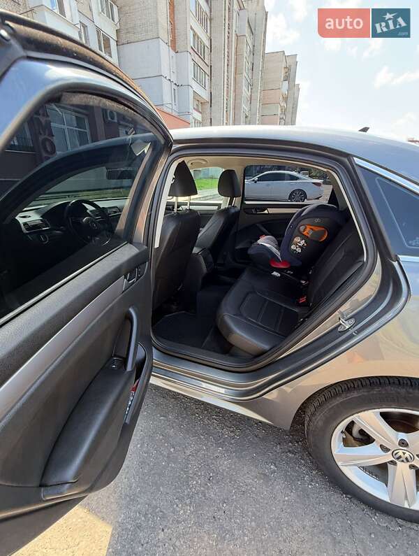 Седан Volkswagen Passat 2015 в Шептицькому