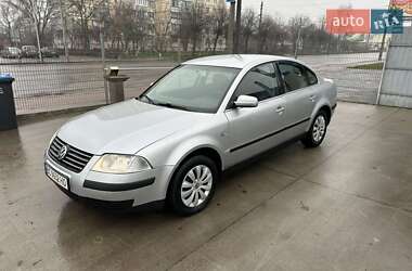 Седан Volkswagen Passat 2001 в Бердичеве