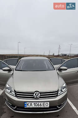 Седан Volkswagen Passat 2014 в Ровно