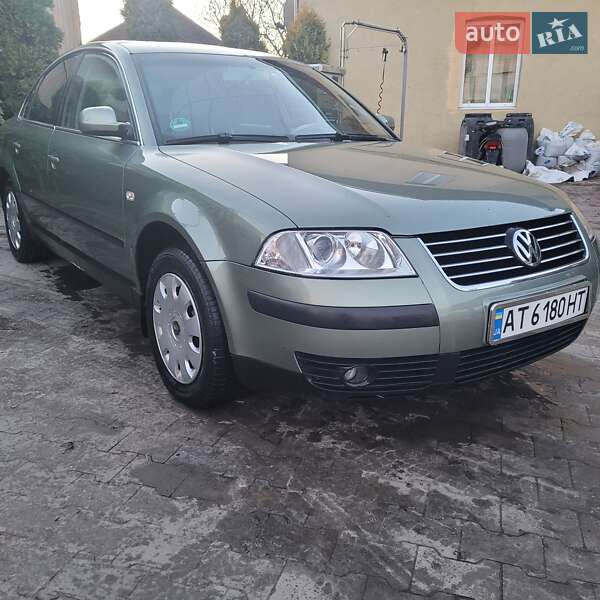 Седан Volkswagen Passat 2003 в Болехове