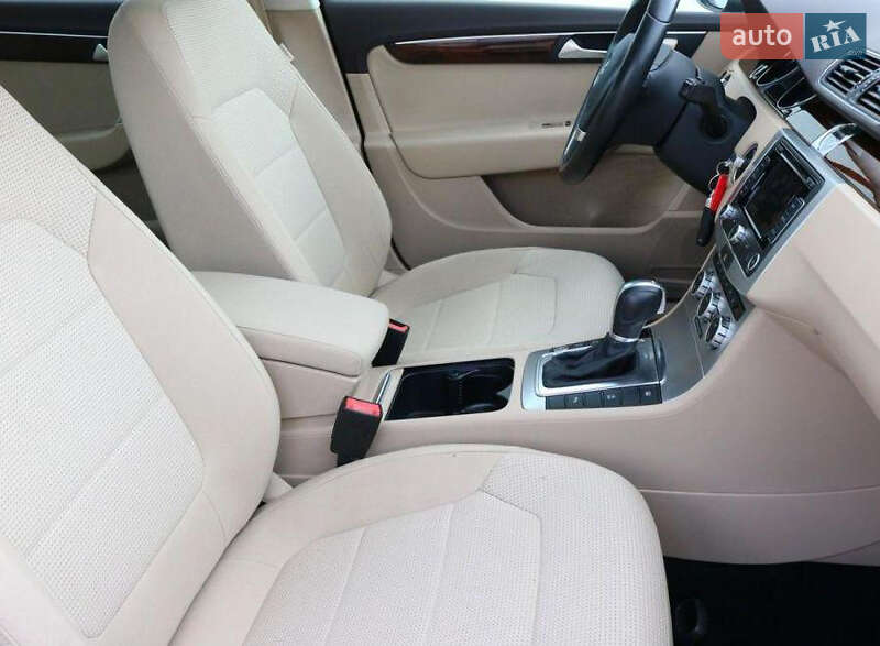 Седан Volkswagen Passat 2014 в Львове