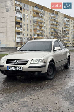 Седан Volkswagen Passat 2004 в Харкові