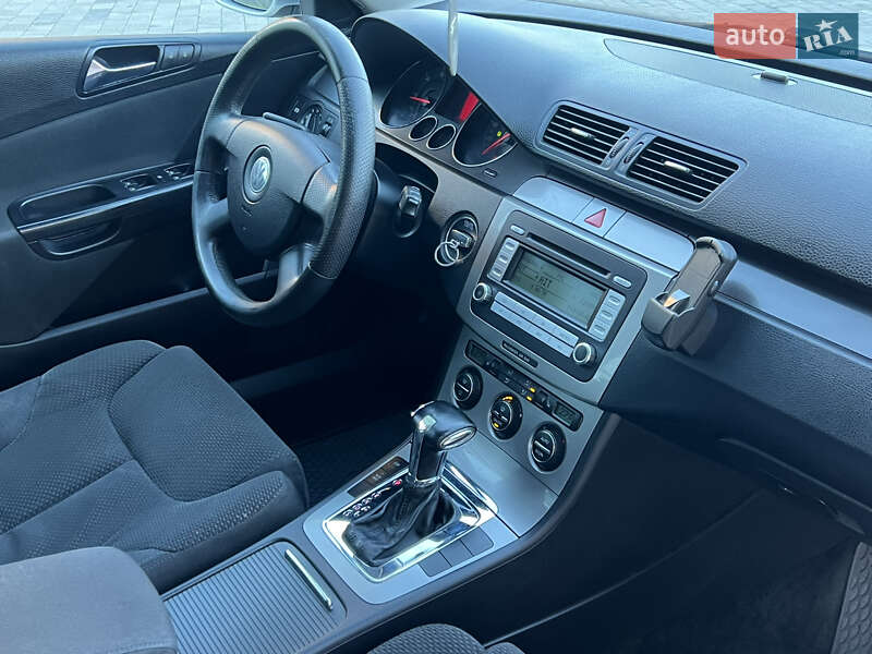 Универсал Volkswagen Passat 2006 в Ровно
