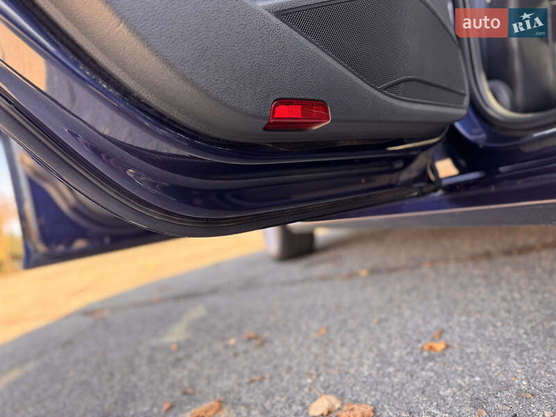 Седан Volkswagen Passat 2014 в Лозовой