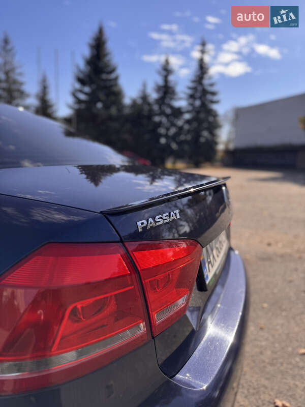 Седан Volkswagen Passat 2014 в Лозовой