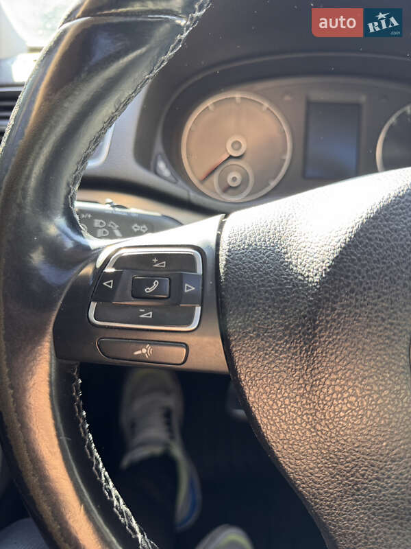 Седан Volkswagen Passat 2014 в Лозовой