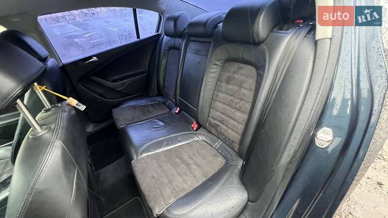 Седан Volkswagen Passat 2006 в Киеве
